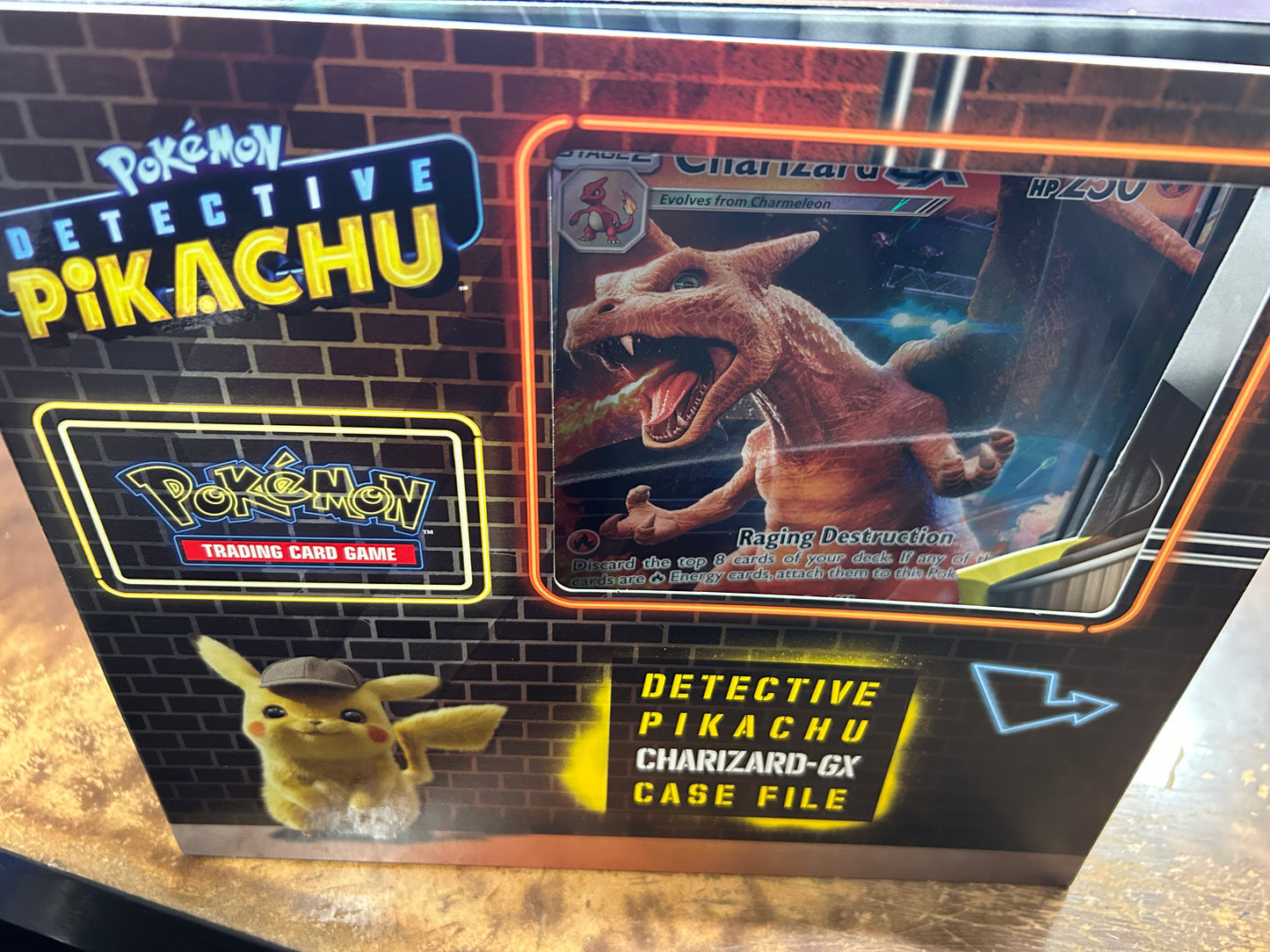 DETECTIVE PIKACHU CHARIZARD CASE FILE